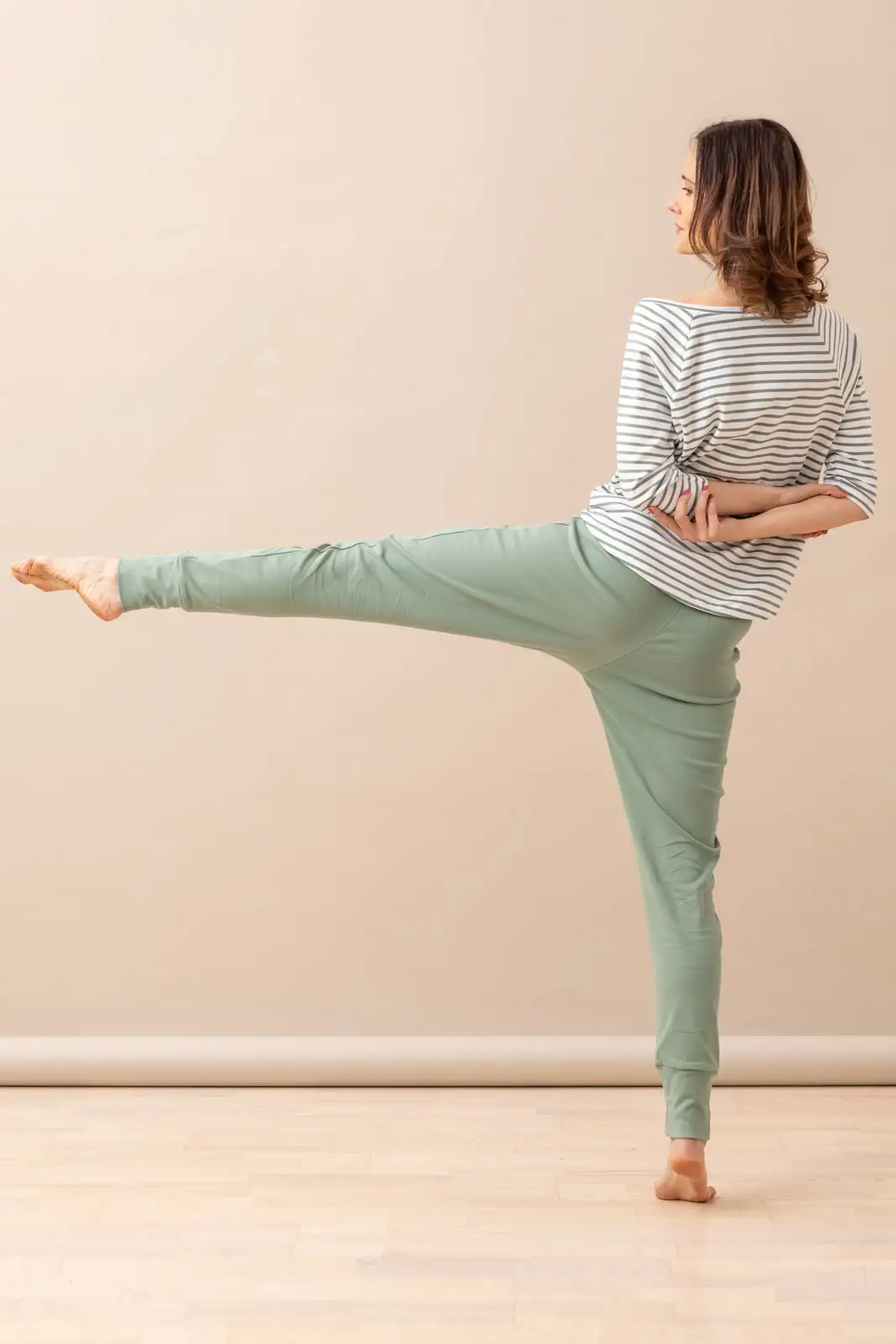 Crane-top-olive-stripes-cotton-women-yoga-3-2x3