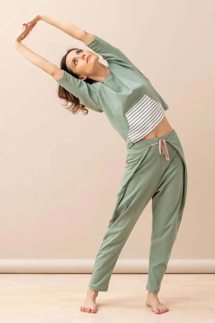 Dog-pants-olive-cotton-women-yoga-2-web
