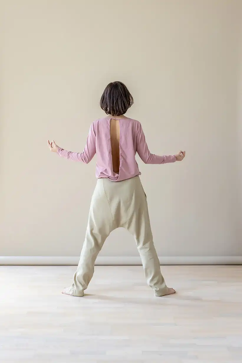 Pigeon-pants-suav-women-yoga-linen-beige-2-web