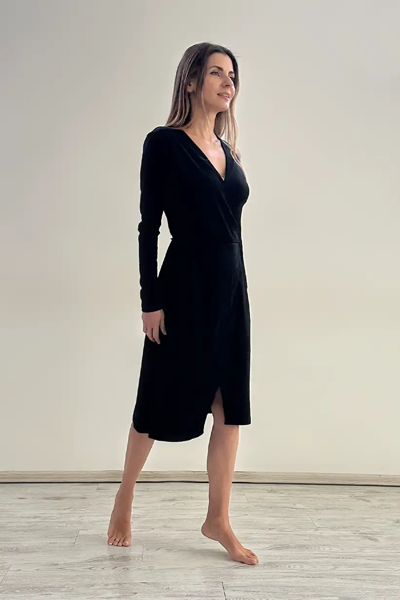 Feminin-rochie-maneci-lungi-colectie-capsula-laura-calin-black-6